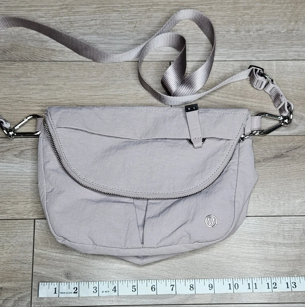 LULULEMON Cross-body Festival Bag OFFERS WELCOME! - Picture 1 of 6